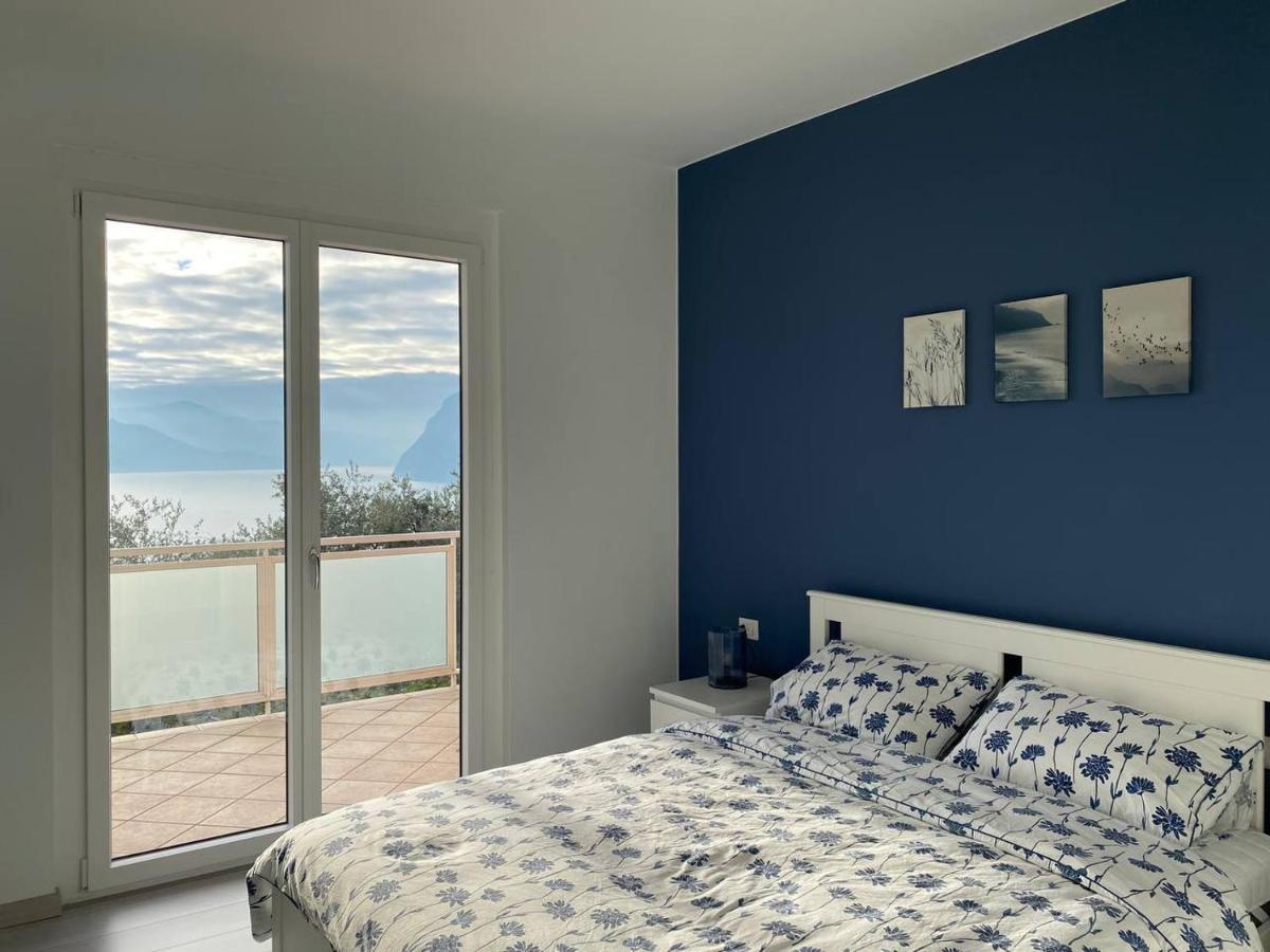 Happy Guest Apartments - Blue Apartment Riva di Solto Bagian luar foto