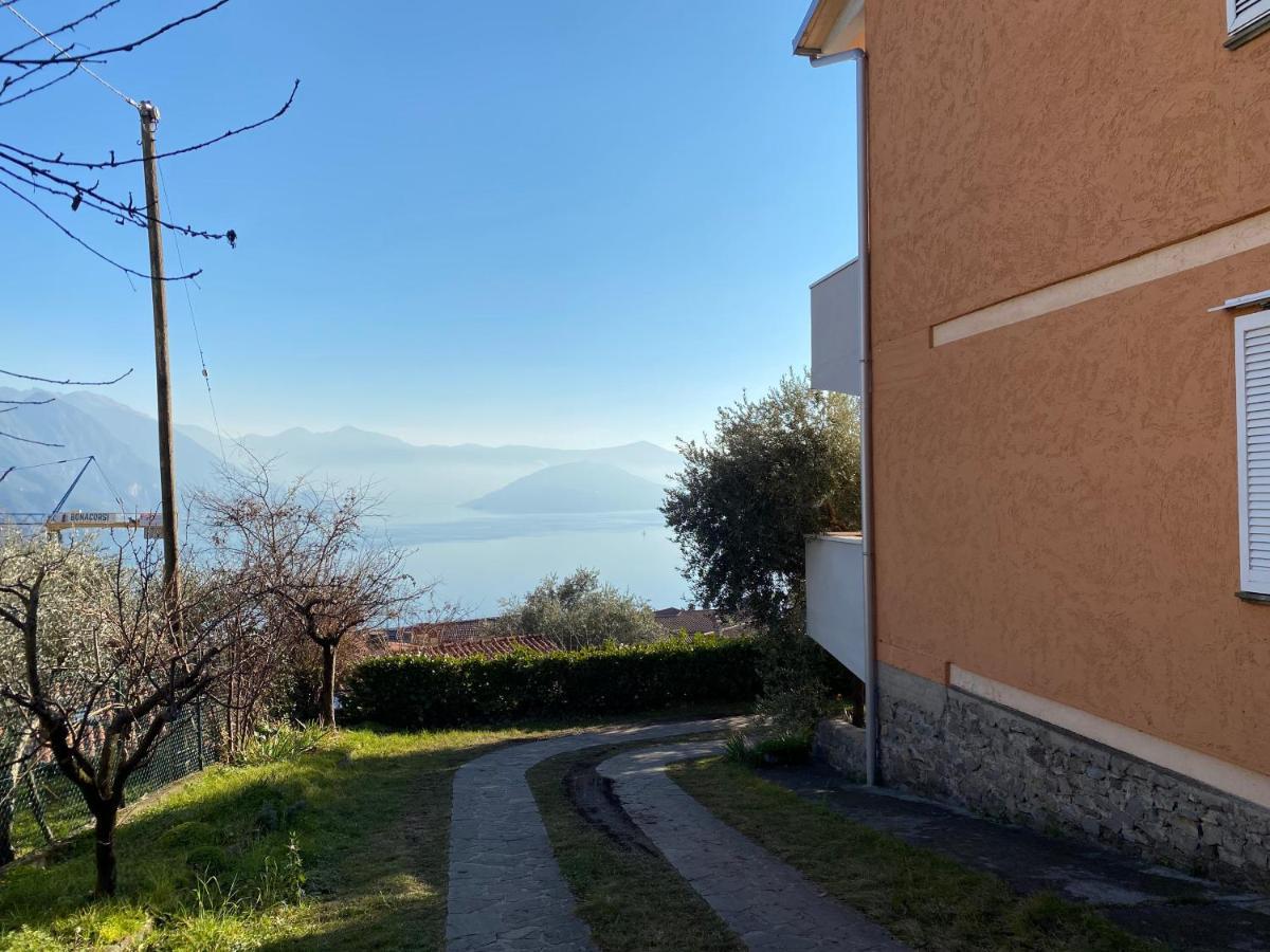 Happy Guest Apartments - Blue Apartment Riva di Solto Bagian luar foto