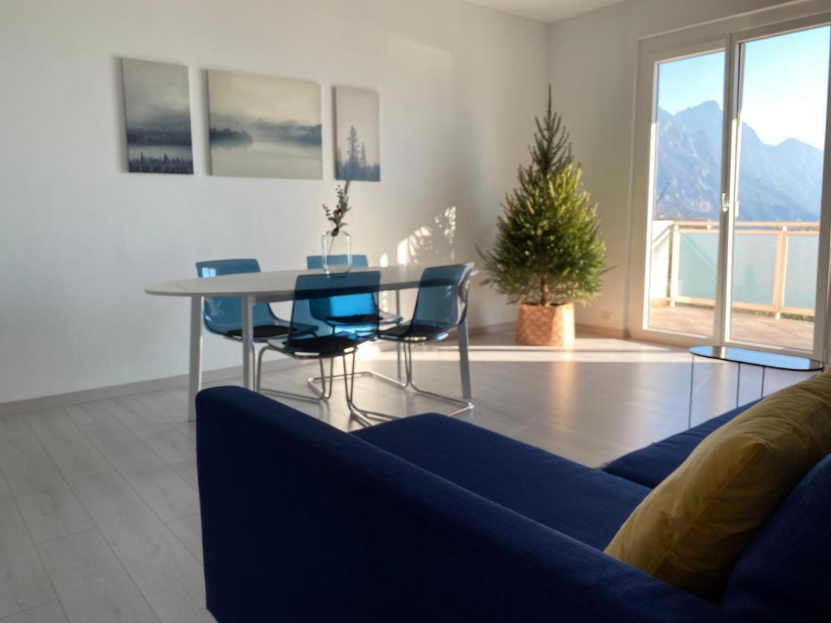 Happy Guest Apartments - Blue Apartment Riva di Solto Bagian luar foto
