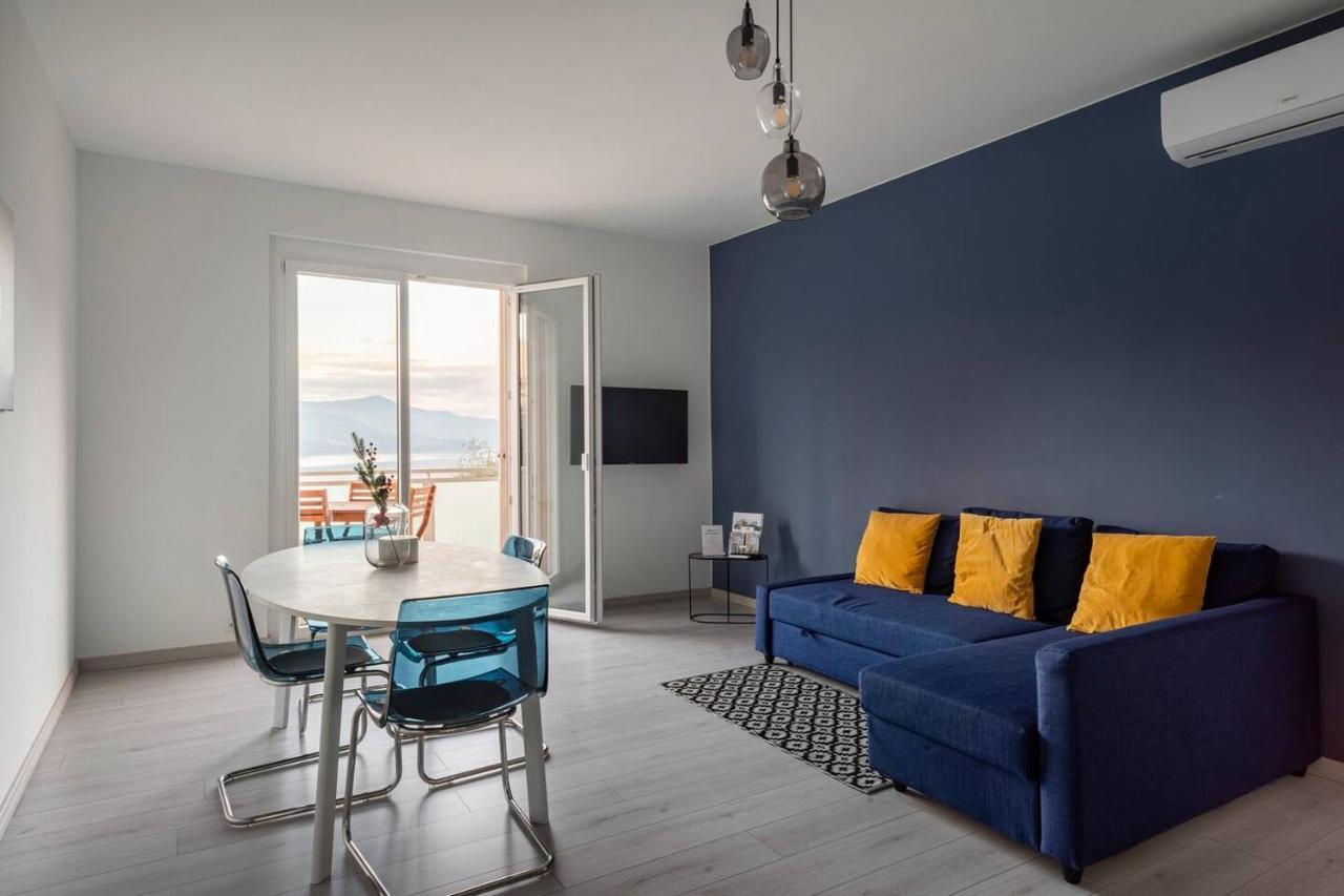 Happy Guest Apartments - Blue Apartment Riva di Solto Bagian luar foto