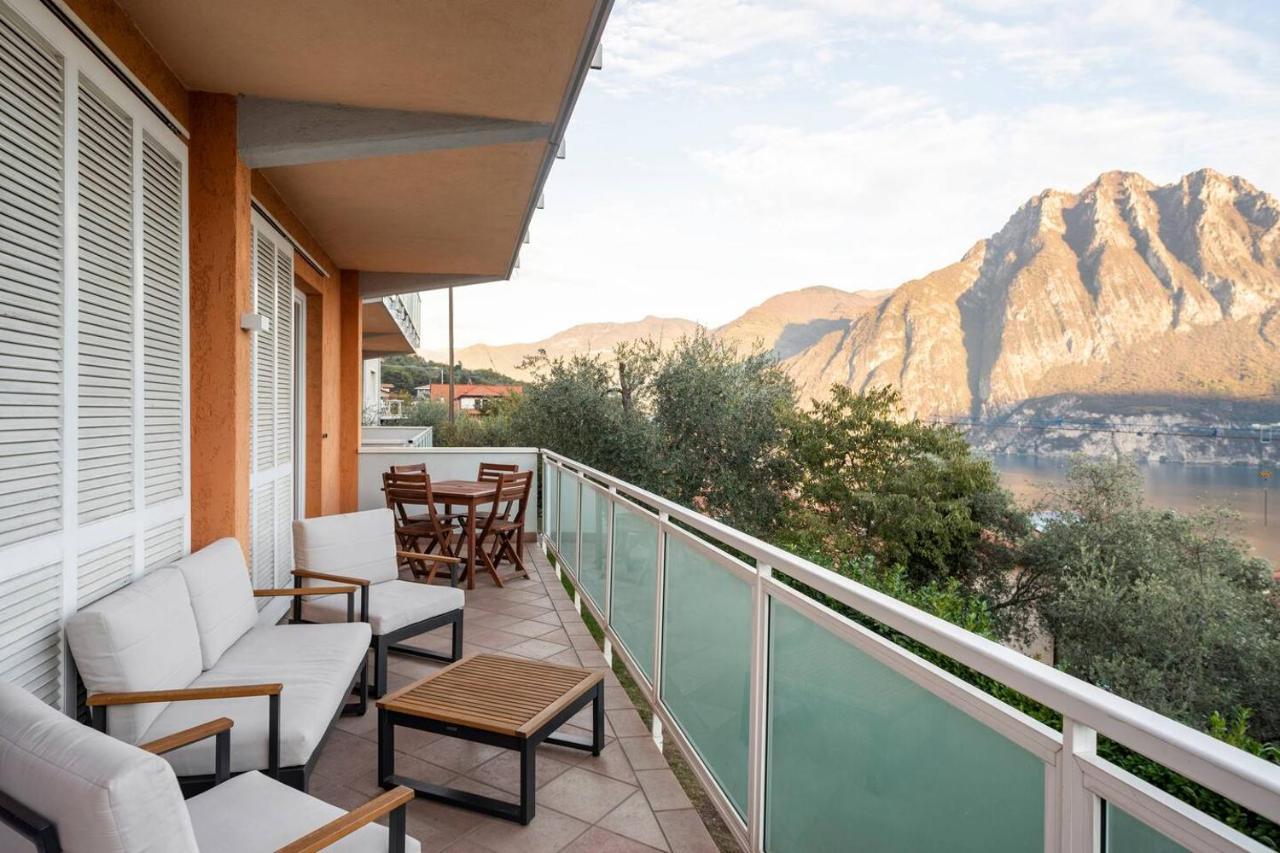 Happy Guest Apartments - Blue Apartment Riva di Solto Bagian luar foto